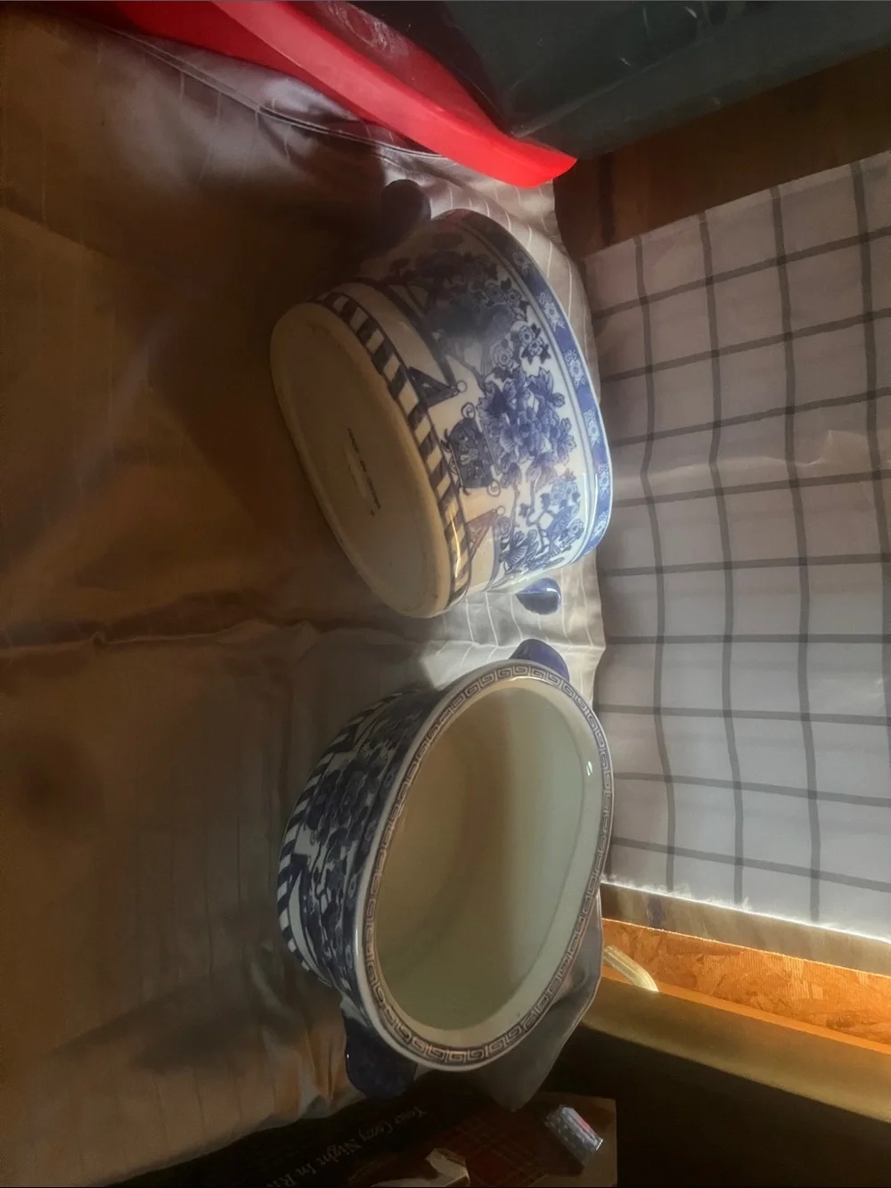 Fine Porcelain: Blue & White Porcelain Footbath Planter